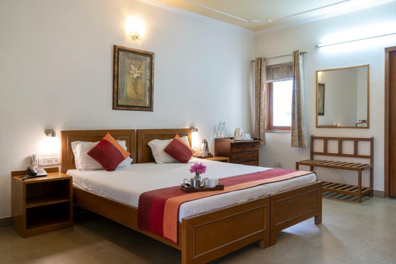 Giri Homestay By Vista Rooms Jaipur Exterior foto