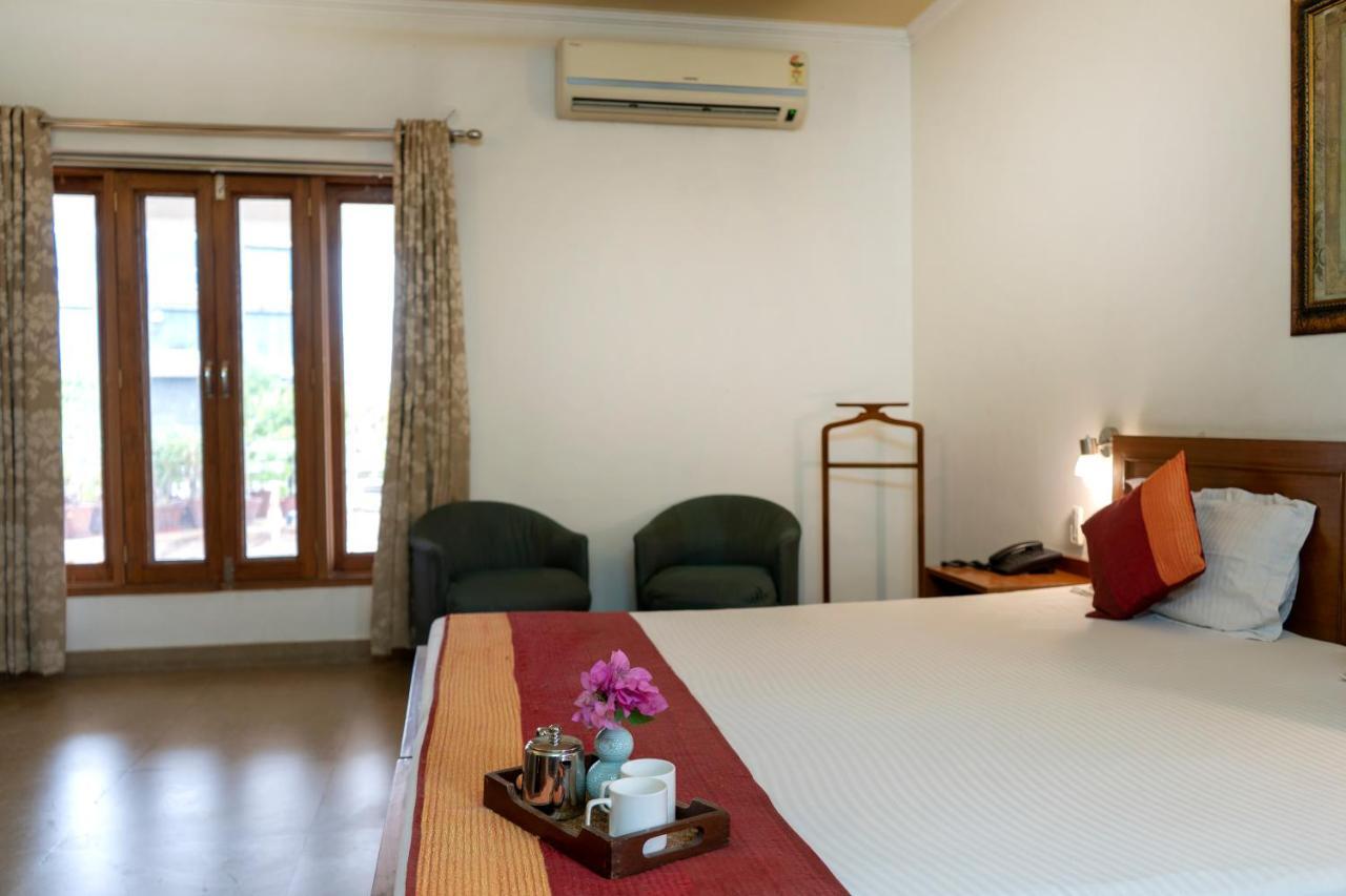 Giri Homestay By Vista Rooms Jaipur Exterior foto